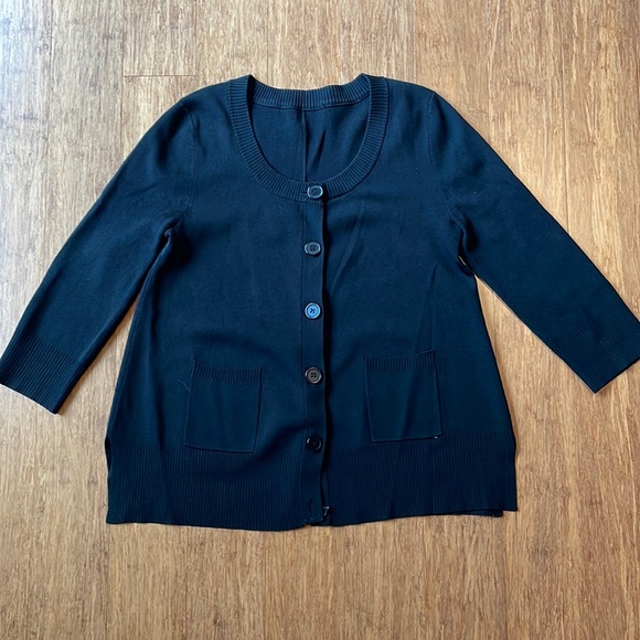 Black sweater - Picture 1 of 3